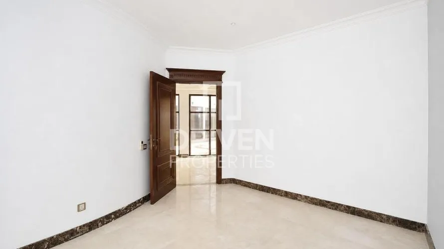 Villa de 5 dormitorios en Signature Villas, UAE No. 4635 № 10