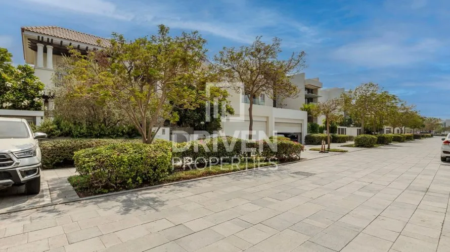 Villa de 4 dormitorios en District One, UAE No. 4608 № 8