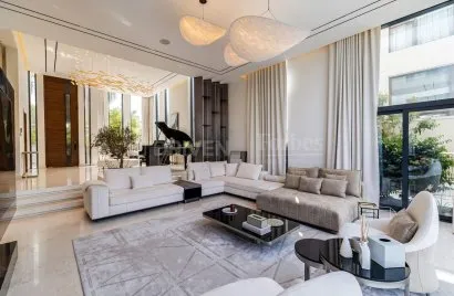 Villa de 5 dormitorios en Jumeirah Park, UAE No. 4487