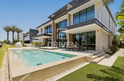 Villa de 6 dormitorios en Emerald Hills, UAE No. 4615