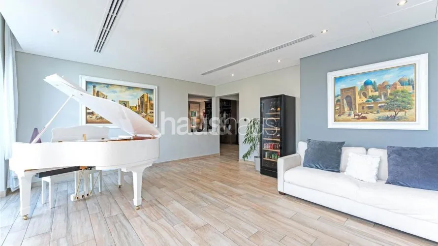Villa de 5 chambres à Dubai Sports City, UAE No. 886 № 2