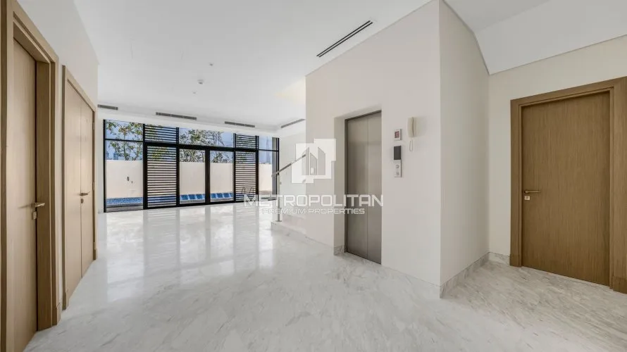Villa de 4 chambres à District One, UAE No. 1558 № 1