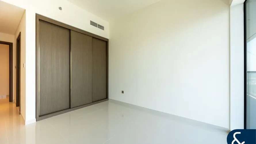 Appartement de 5 chambres à EMAAR Beachfront, UAE No. 1694 № 27