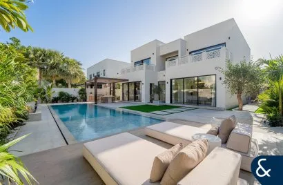 Villa de 4 chambres à Meadows, UAE No. 1984