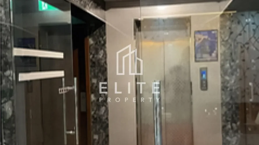 Entrepôt de 1425m² à Dubai, UAE No. 1056 № 1