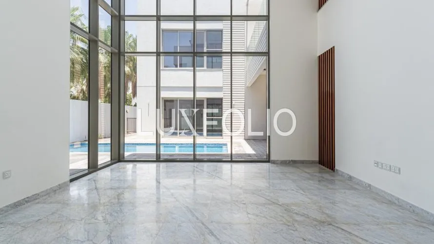 Villa de 5 chambres à District One, UAE No. 1001 № 1