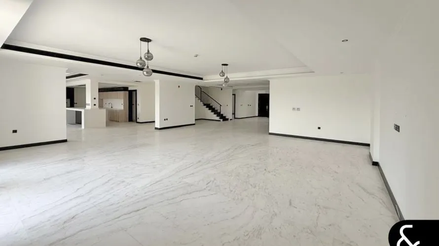 Villa de 6 chambres à Dubai Land, UAE No. 1983 № 5
