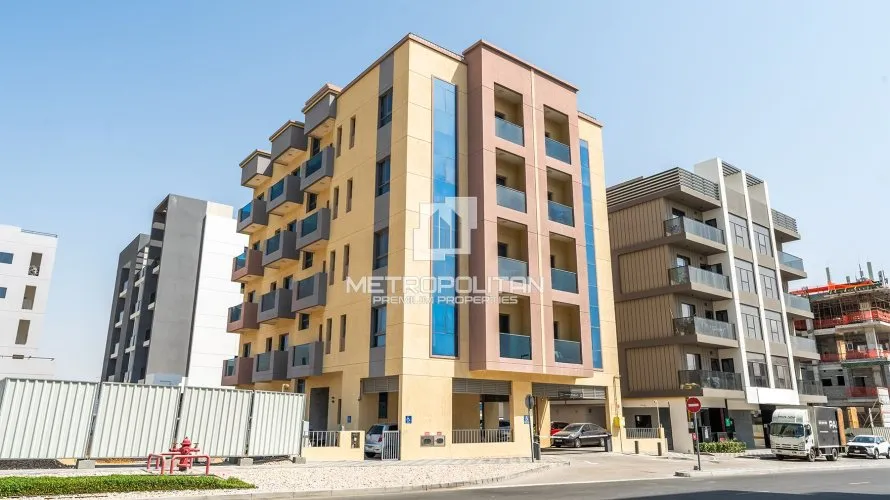 Propriété commerciale de 12 chambres à Dubai Land, UAE No. 1628 № 15
