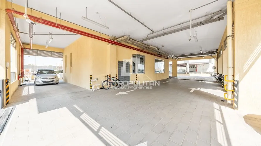 Propriété commerciale de 12 chambres à Dubai Land, UAE No. 1628 № 12