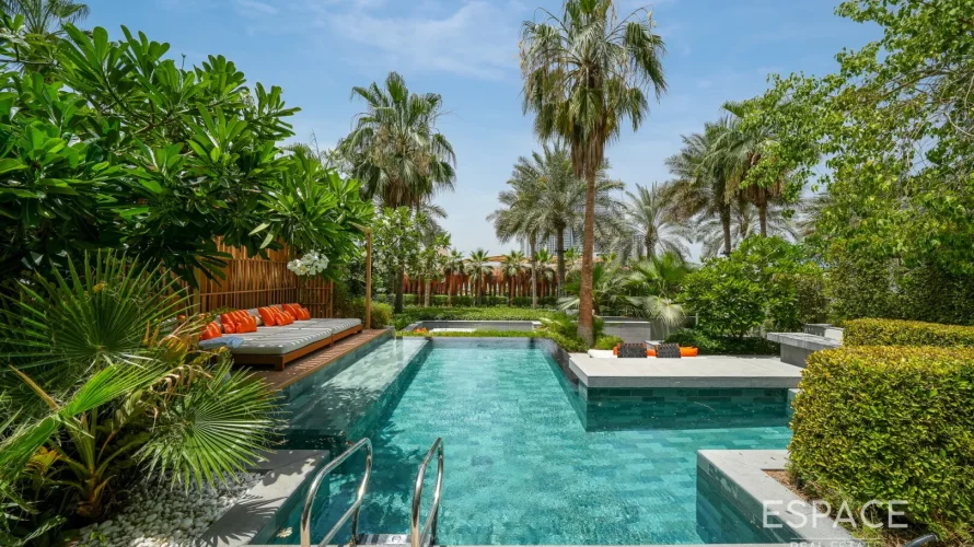 Villa de 5 chambres à Palm Jumeirah, UAE No. 1270