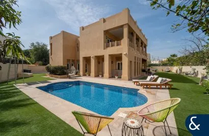 Villa de 7 chambres à Arabian Ranches, UAE No. 2288