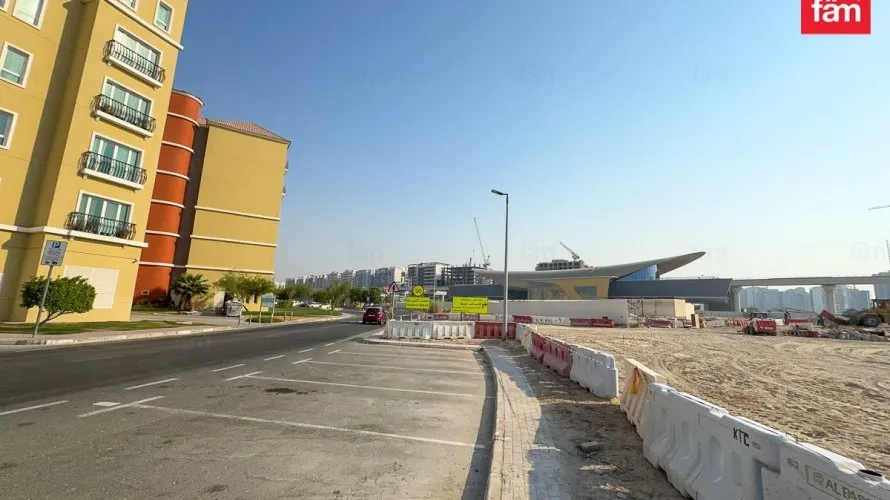 Bâtiment de 1357.7m² à Jebel Ali, UAE No. 2008 № 16