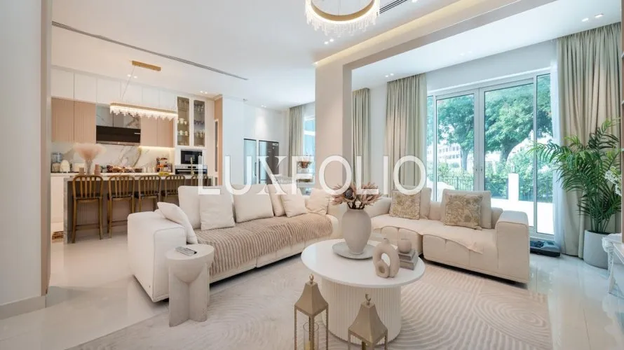 Villa de 5 chambres à Motor City, UAE No. 1009 № 1