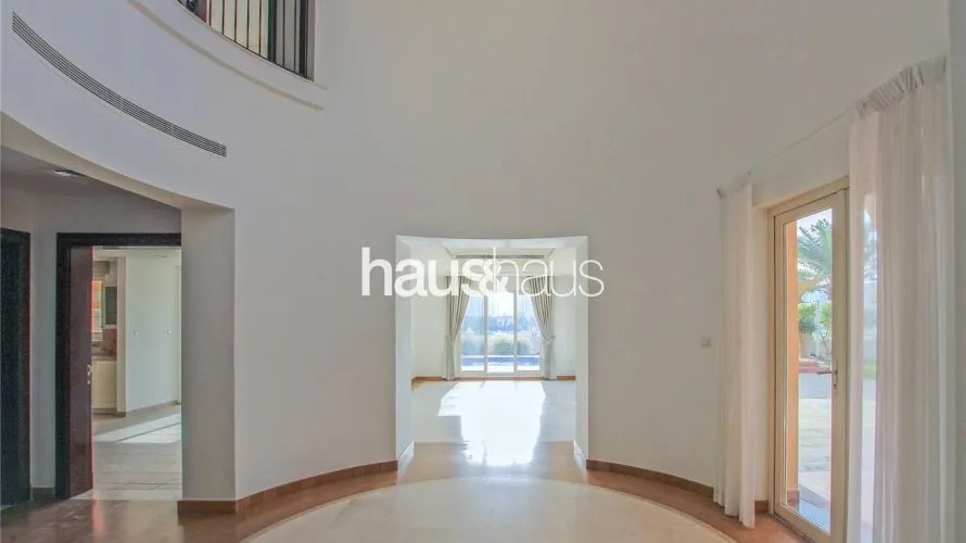 Villa de 6 chambres à Dubai Sports City, UAE No. 879 № 3
