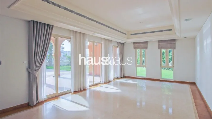 Villa de 6 chambres à Dubai Sports City, UAE No. 879 № 14