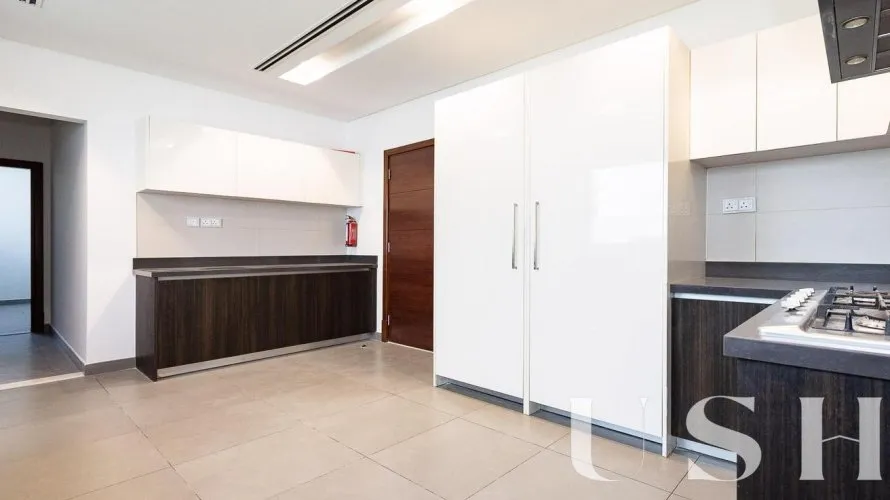 Villa de 5 chambres à District One, UAE No. 792 № 8