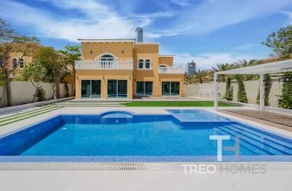 Villa de 5 chambres à Legacy, UAE No. 487