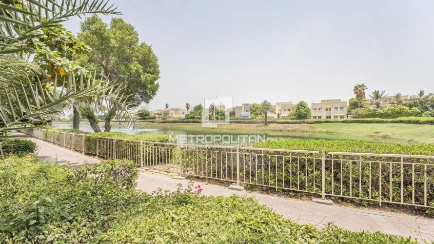 Villa de 4 chambres à Meadows, UAE No. 1575 № 15