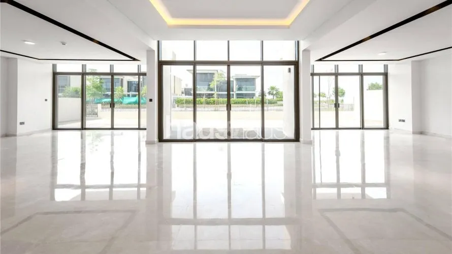 Villa de 5 chambres à Golf Place, UAE No. 948