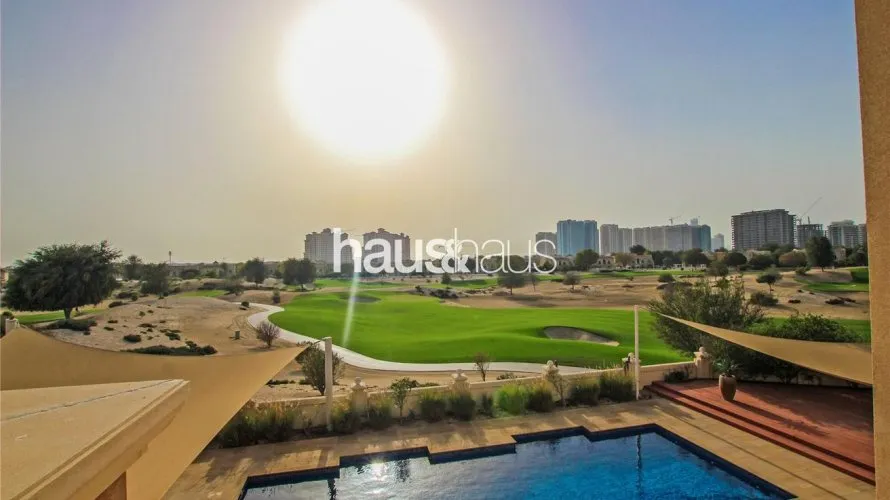 Villa de 6 chambres à Dubai Sports City, UAE No. 879 № 1