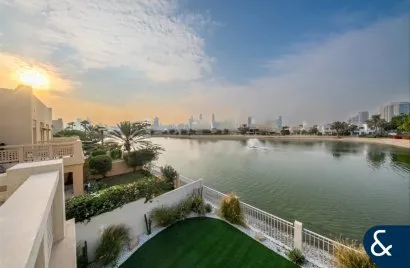 Villa de 4 chambres à The Lakes, UAE No. 2293