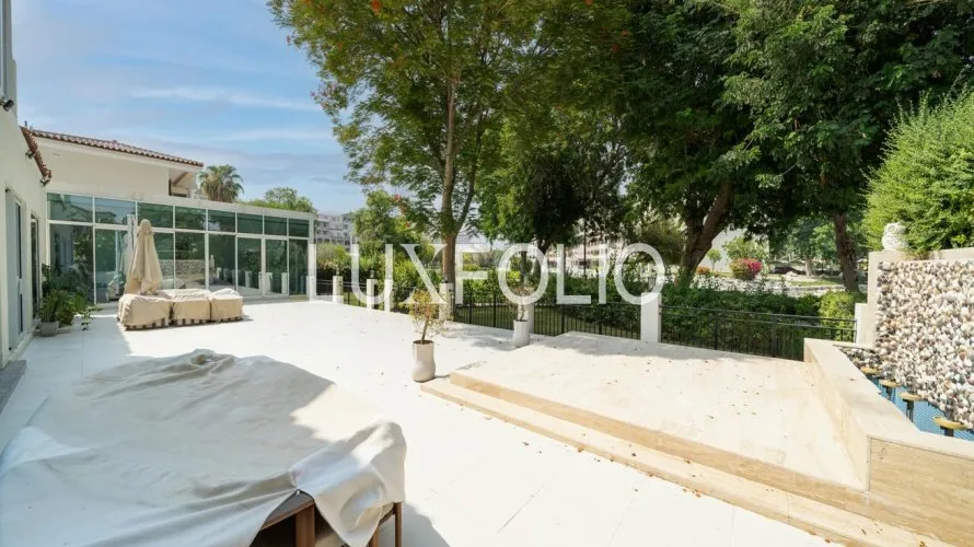 Villa de 5 chambres à Motor City, UAE No. 1009 № 24