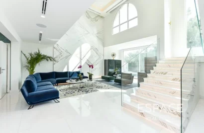 Villa de 4 chambres à Jumeirah Islands, UAE No. 1295