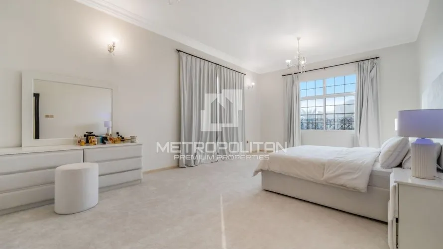 Villa de 5 chambres à Al Barsha, UAE No. 1626 № 2