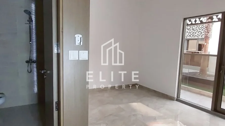 Bâtiment de 4792m² à Dubai, UAE No. 727 № 4