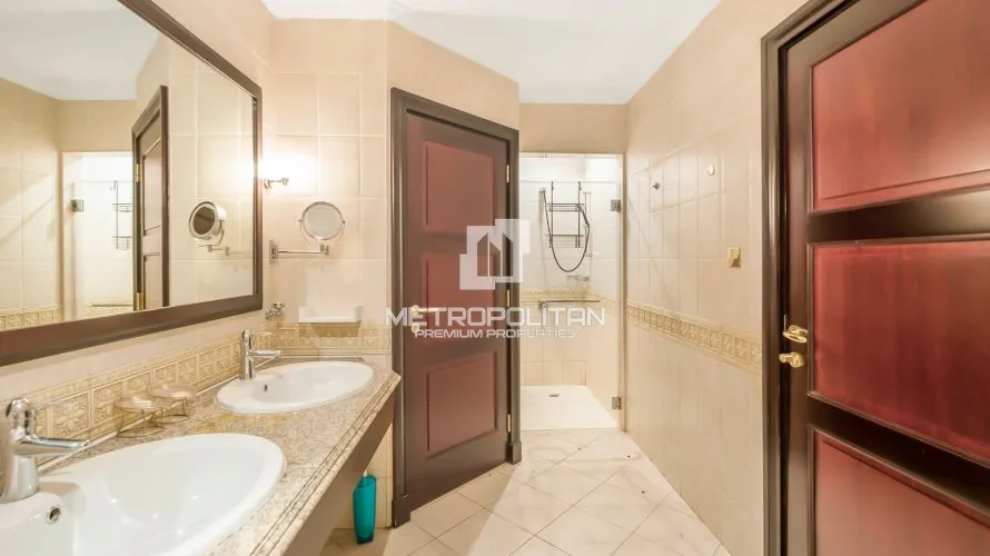 Villa de 4 chambres à Palm Jumeirah, UAE No. 1585 № 27