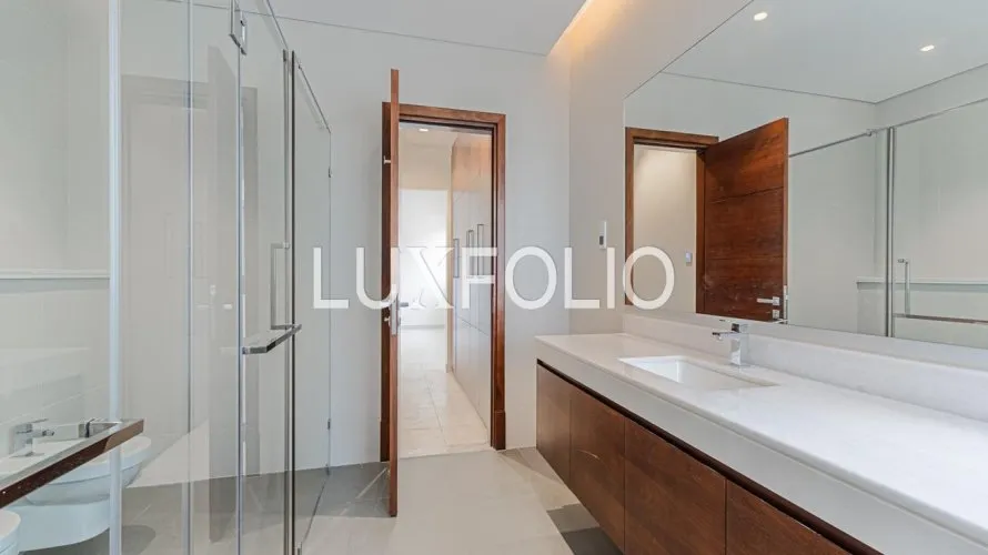 Villa de 5 chambres à District One, UAE No. 1001 № 17
