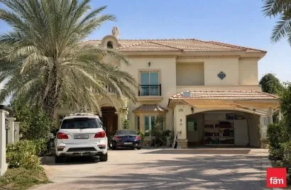 Villa de 4 chambres à Jumeirah Islands, UAE No. 2136