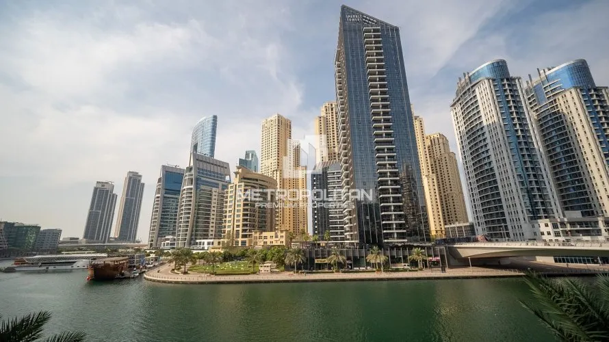 Villa de 4 chambres à Dubai Marina, UAE No. 523
