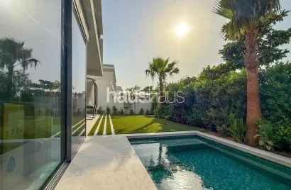 Villa de 5 chambres à Harmony, UAE No. 887