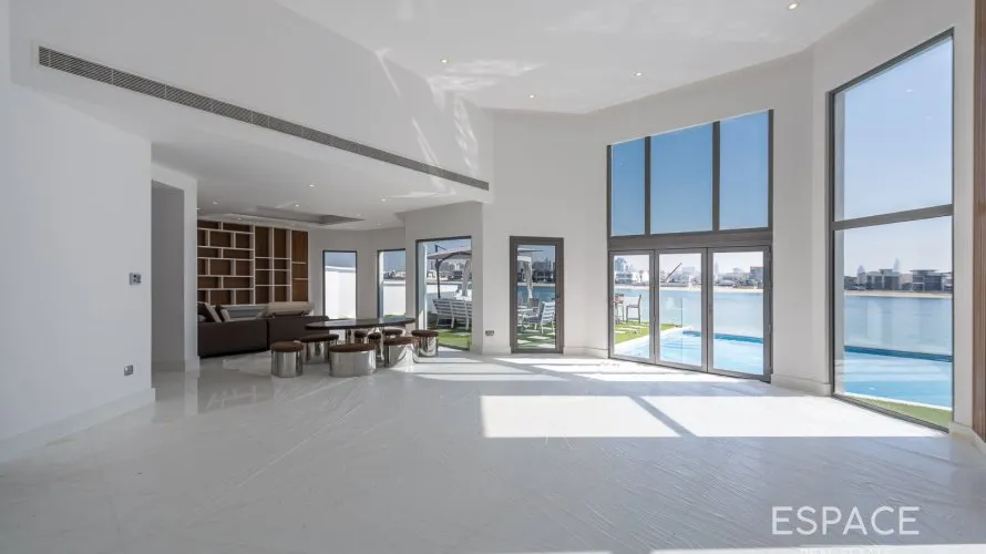 Villa de 4 chambres à Palm Jumeirah, UAE No. 1289 № 1