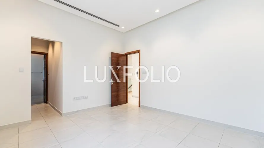 Villa de 5 chambres à District One, UAE No. 1001 № 19