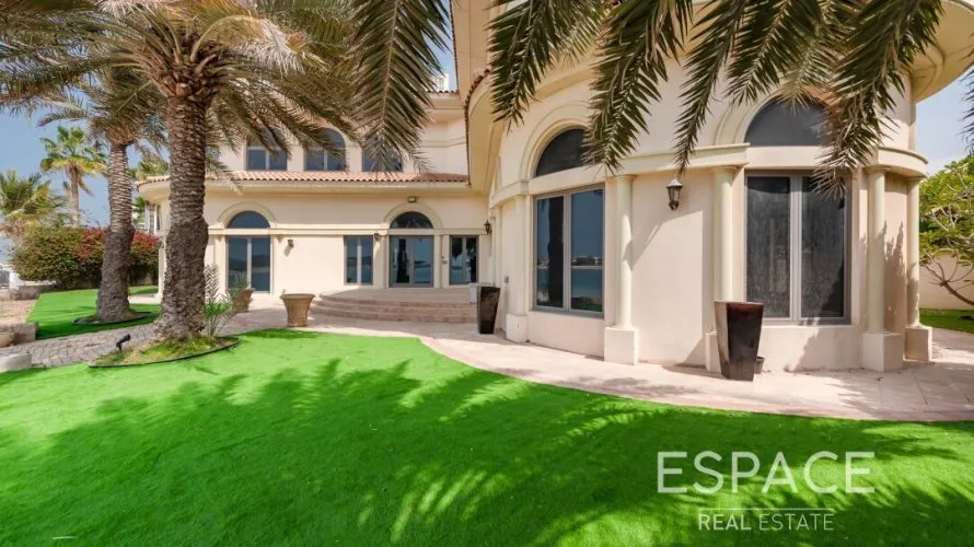 Villa de 5 chambres à Palm Jumeirah, UAE No. 1297