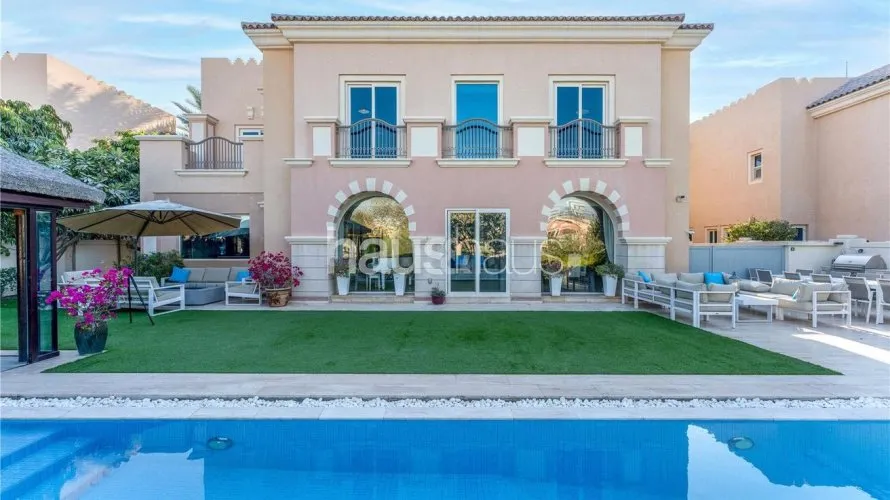 Villa de 5 chambres à Dubai Sports City, UAE No. 886 № 16