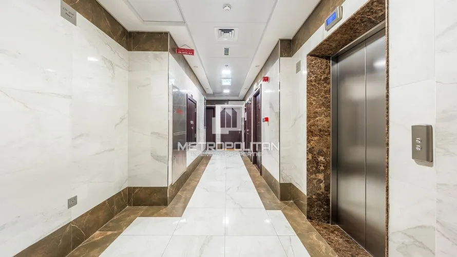 Propriété commerciale de 12 chambres à Dubai Land, UAE No. 1628 № 6