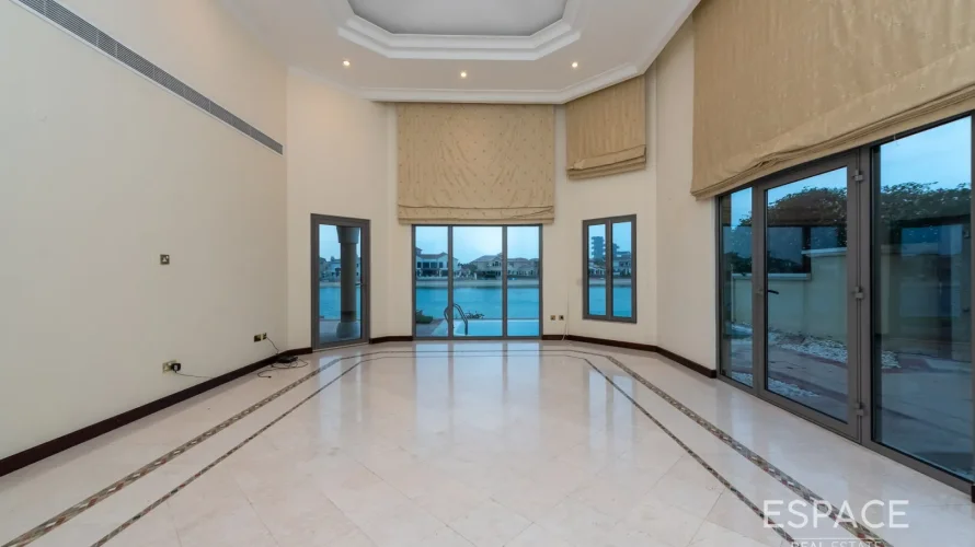 Villa de 4 chambres à Palm Jumeirah, UAE No. 1254