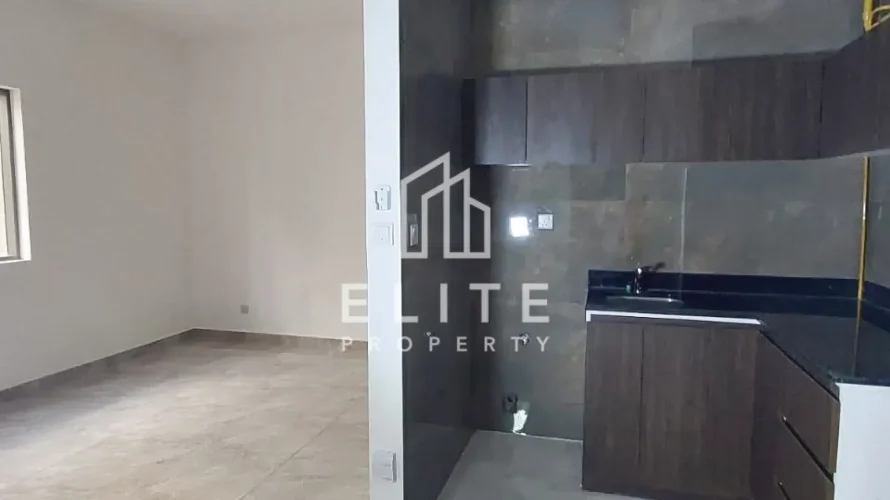 Bâtiment de 4792m² à Dubai, UAE No. 727 № 5