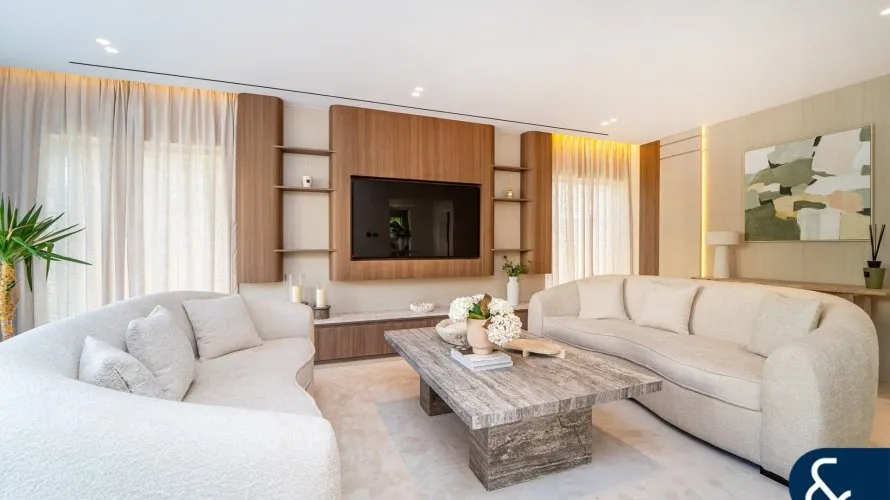 Villa de 4 chambres à Meadows, UAE No. 1984 № 1
