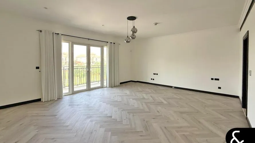 Villa de 6 chambres à Dubai Land, UAE No. 1983 № 16