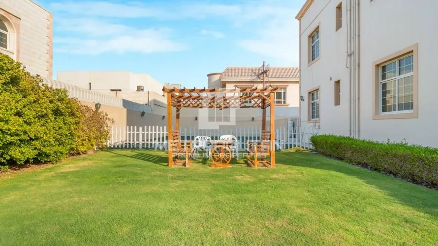 Villa de 5 chambres à Al Barsha, UAE No. 1626 № 12