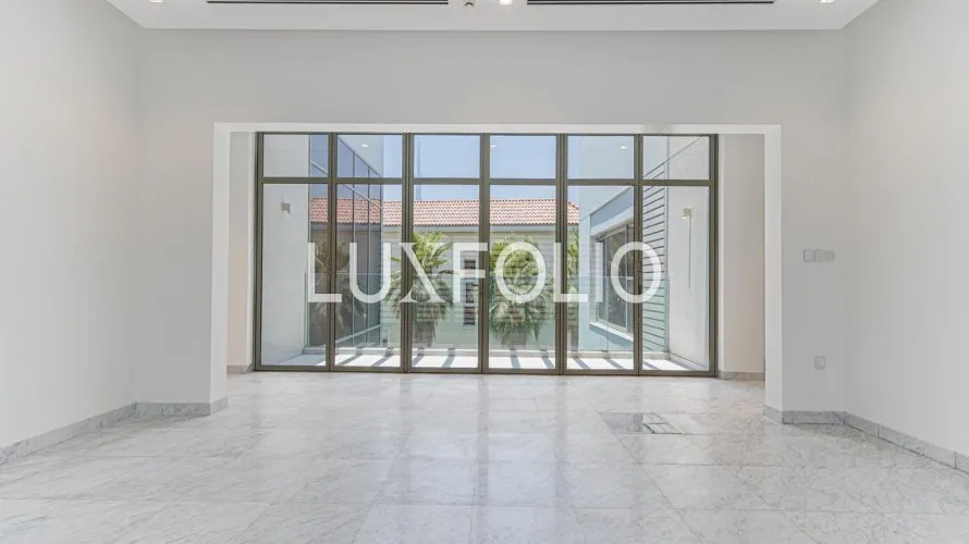 Villa de 5 chambres à District One, UAE No. 1001 № 14