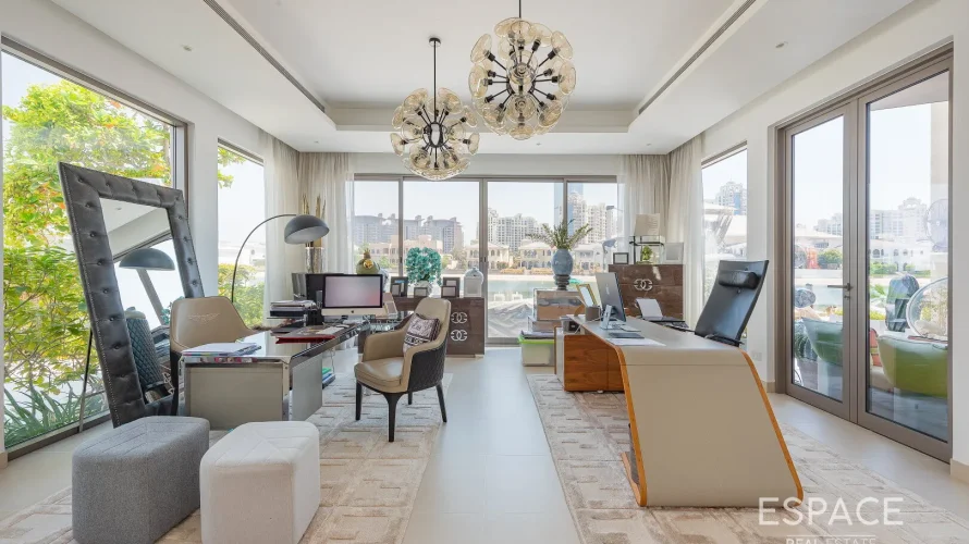 Villa de 6 chambres à Palm Jumeirah, UAE No. 1801