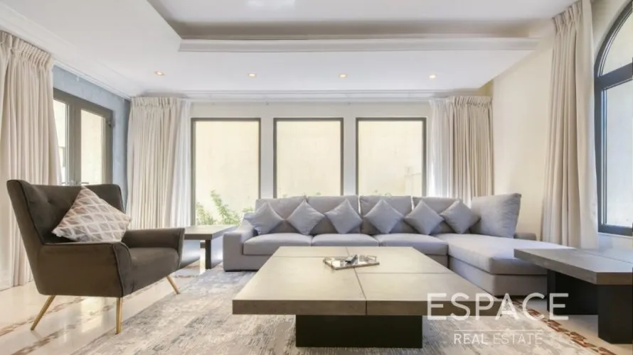 Villa de 5 chambres à Palm Jumeirah, UAE No. 1304