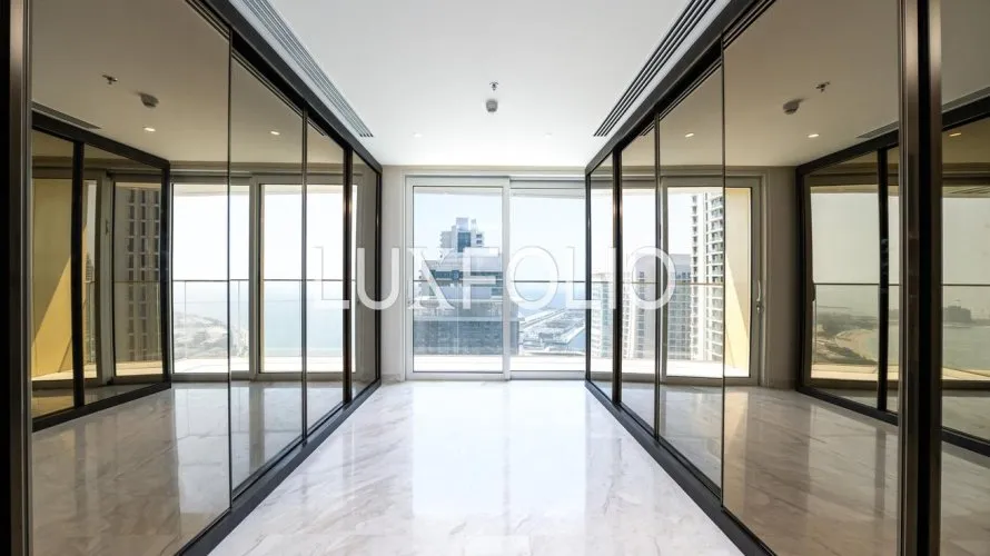 Appartement de 3 chambres à EMAAR Beachfront, UAE No. 999 № 9