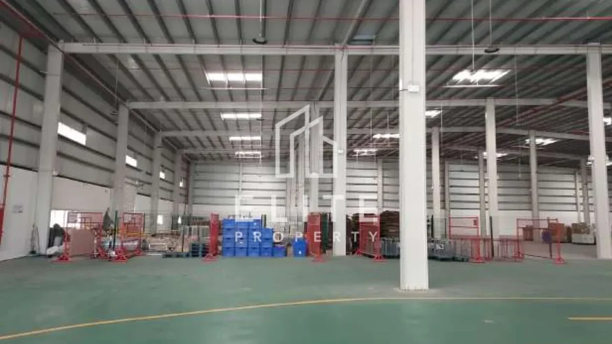 Entrepôt de 7118m² à Dubai, UAE No. 754 № 17