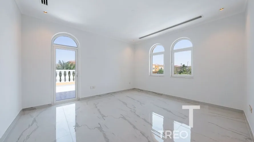 Villa de 5 chambres à Legacy, UAE No. 487 № 19